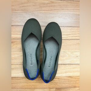 Rothys Ballet Flat - Olive Green - size 8